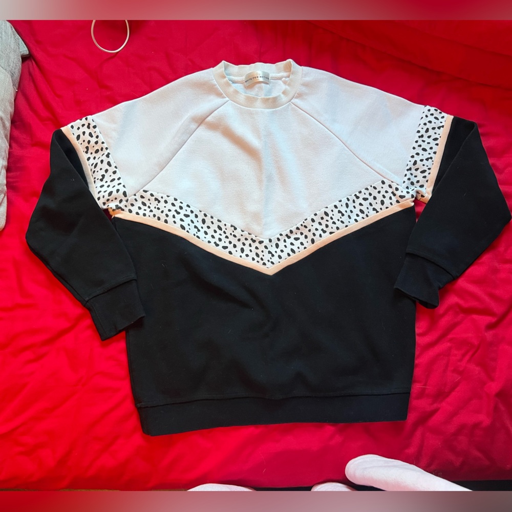 White fox boutique Sarah’s day collab crew neck size small